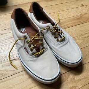 Tan/crème color Vans